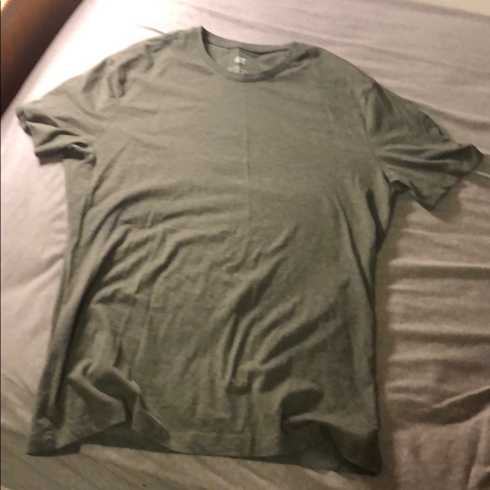 H&M green shirt